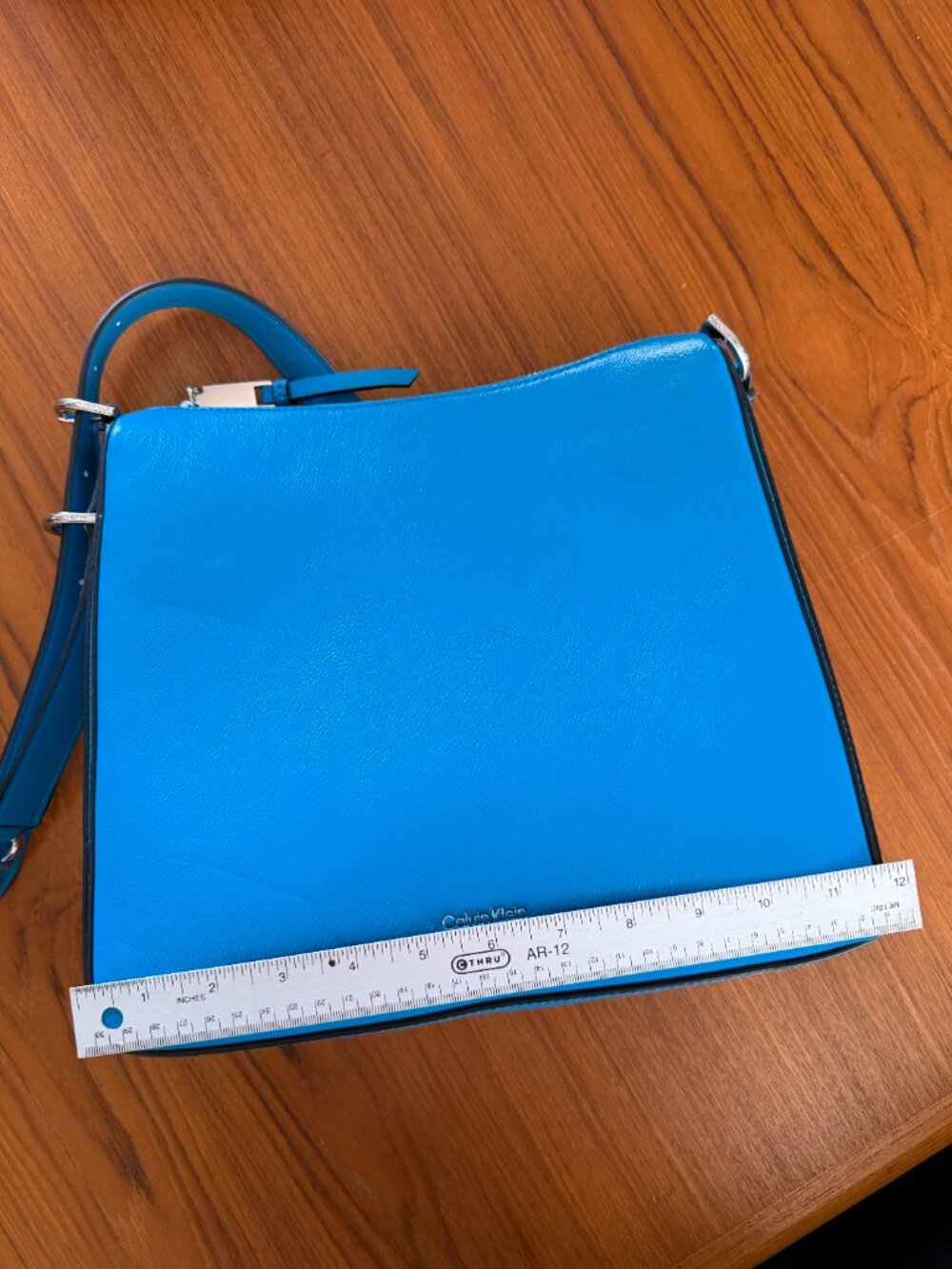 Classic Calvin Klein Bright Blue Vegan Leather Shoulder Bag - Picture 3 of 15
